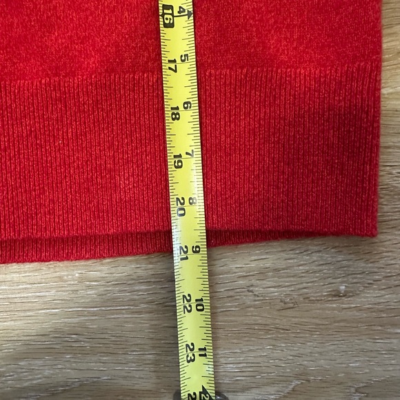 Everlane Red 100% Cashmere Sweater Classic Crew Slim Fit Size Medium M collard - Picture 3 of 8